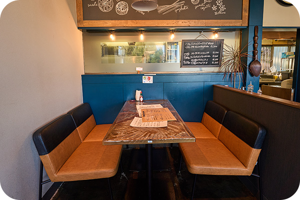 テーブル席